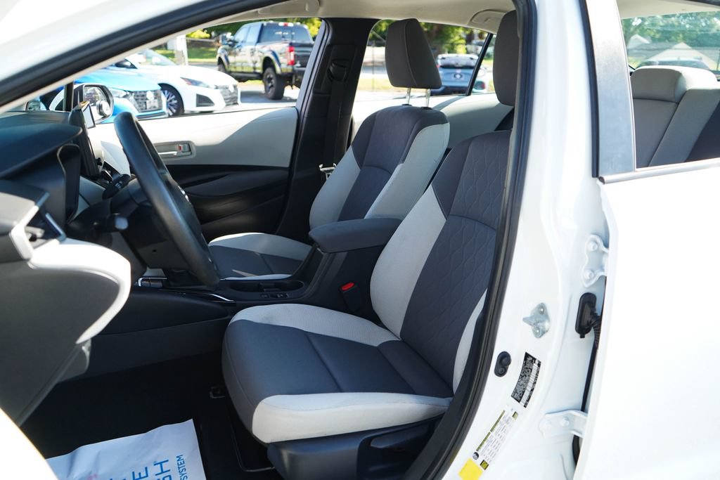 Used 2023 Toyota Corolla LE FWD image 6