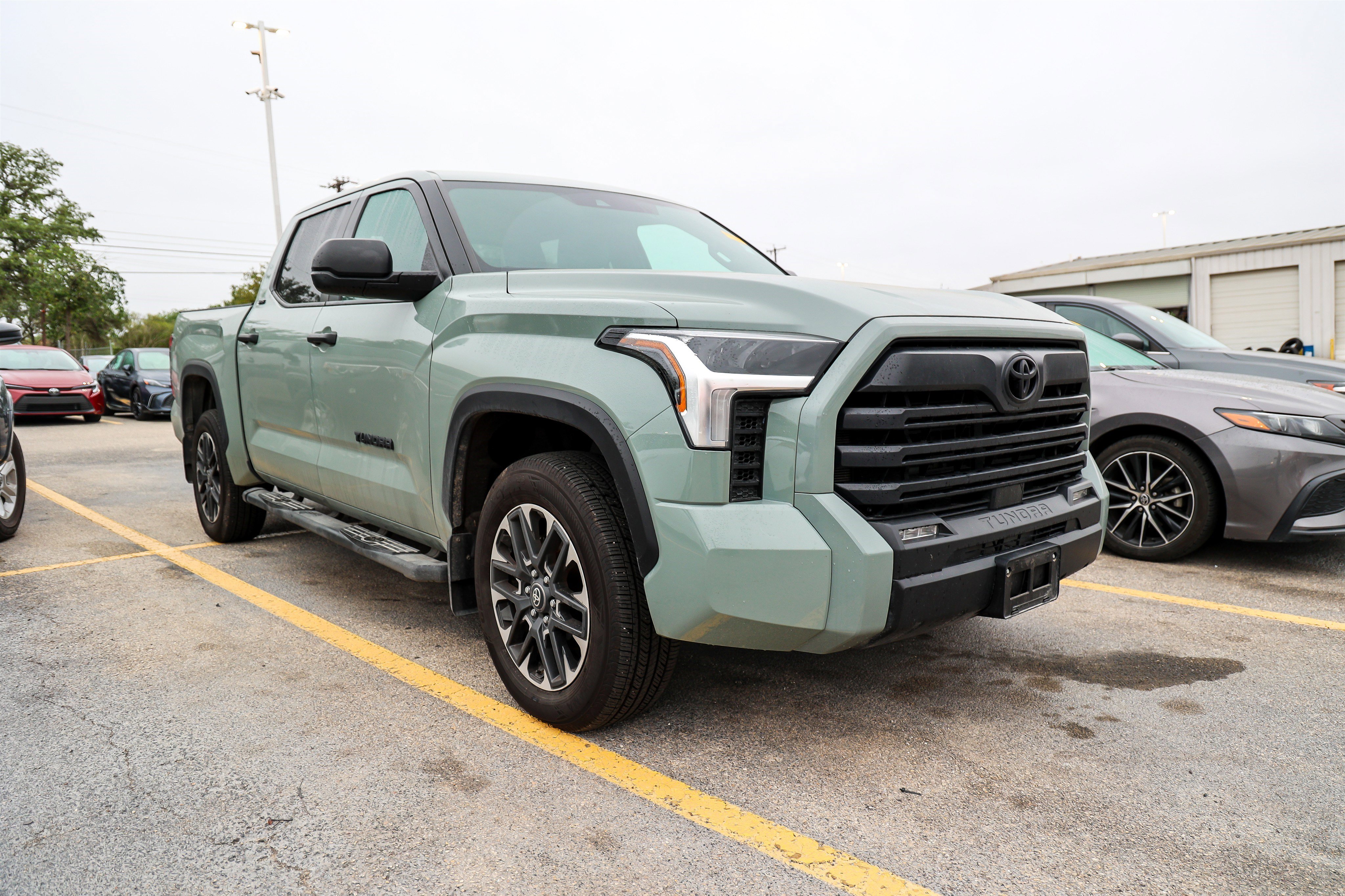 Used 2025 Toyota Tundra SR5 AWD/4WD image 9