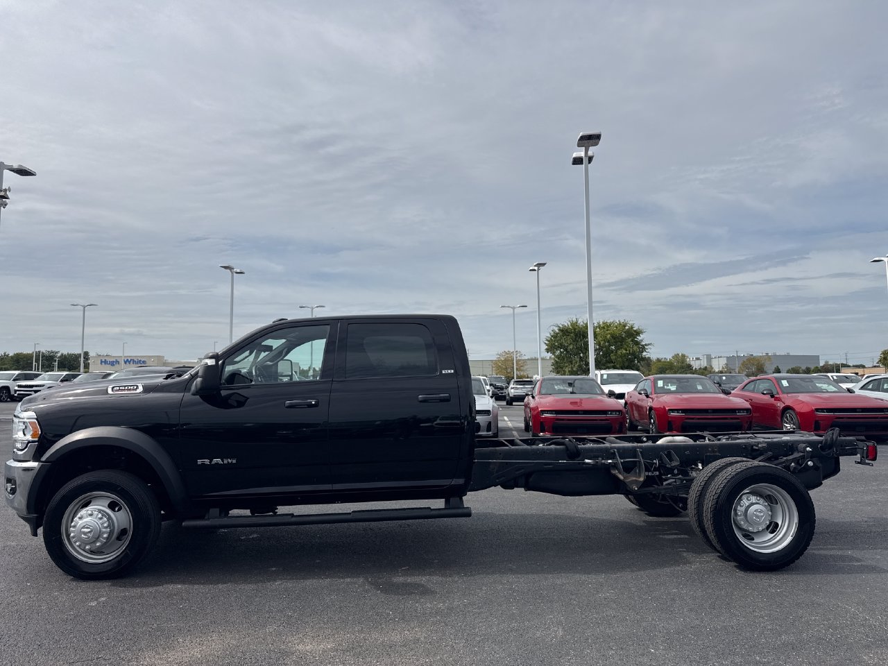 Used 2024 RAM 5500 SLT w/ Quick Order Package 27G SLT AWD/4WD image 6