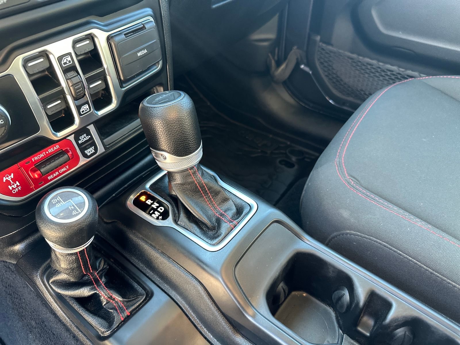 Used 2023 Jeep Gladiator Rubicon w/ Cold Weather Group image 23