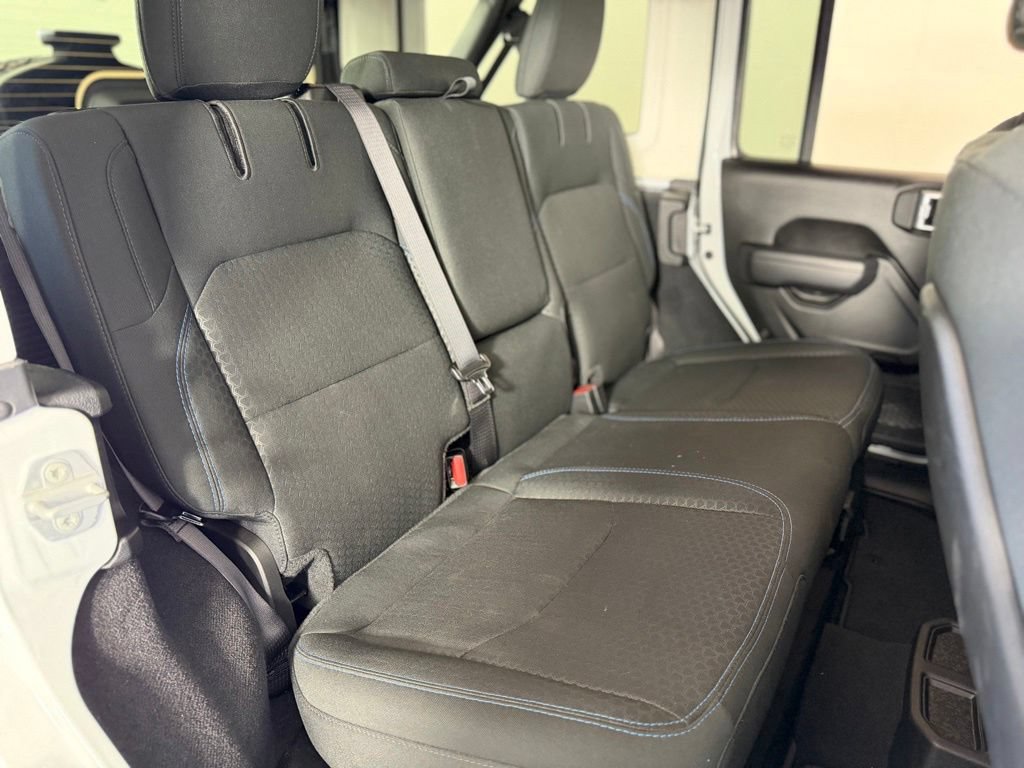 Certified 2025 Jeep Wrangler Unlimited Rubicon 4xe w/ Convenience Group AWD/4WD image 39