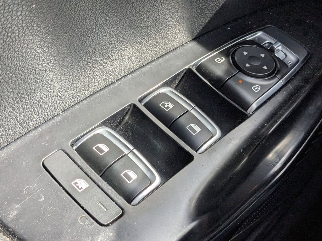 Used 2021 Kia K5 LXS image 24