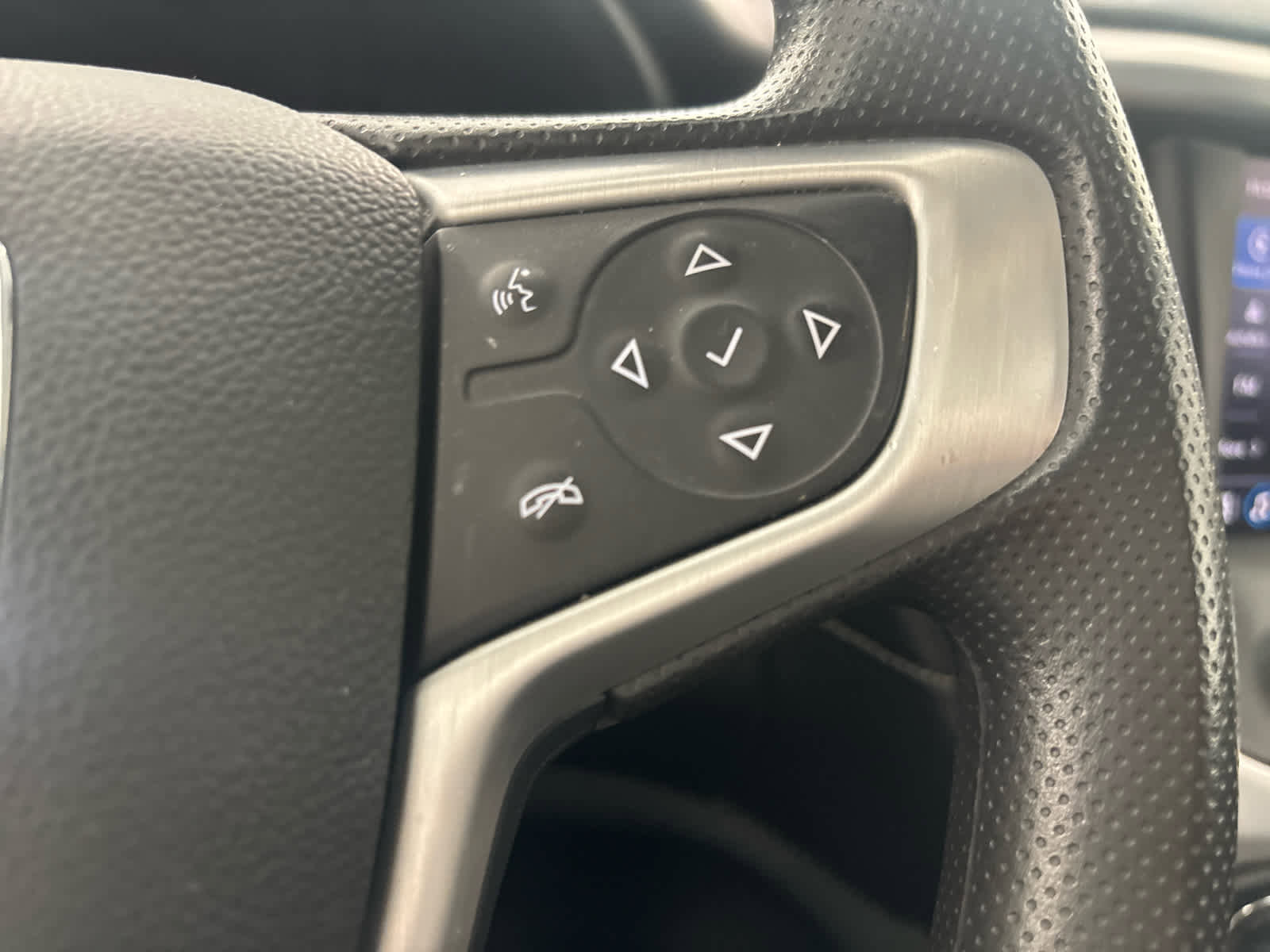 Used 2023 GMC Acadia SLE w/ Driver Convenience Package image 31