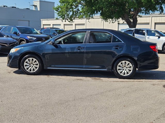 Used 2014 Toyota Camry LE image 3