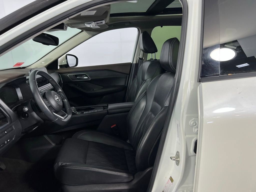 Used 2023 Nissan Rogue Platinum image 17