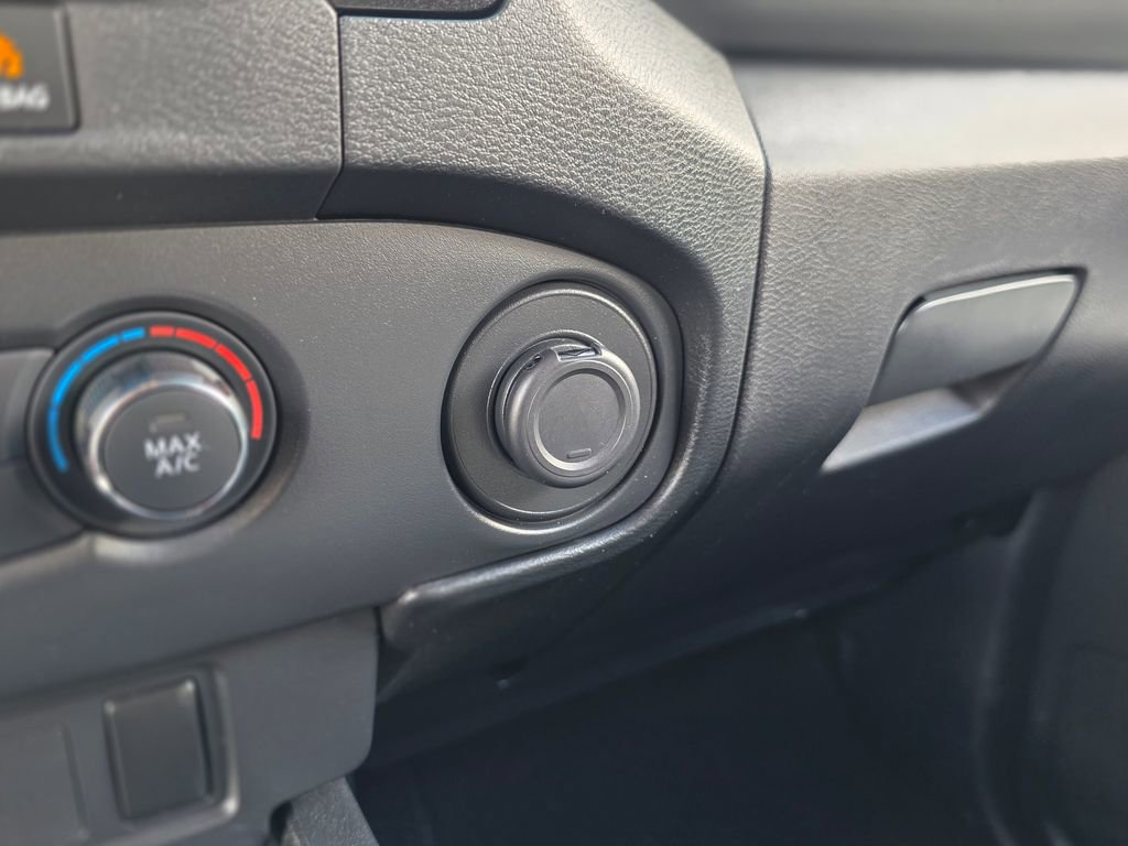 Used 2023 Nissan Frontier SV image 30