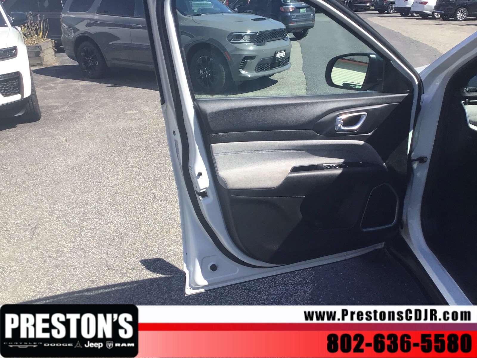 Used 2024 Jeep Compass Latitude AWD/4WD image 10