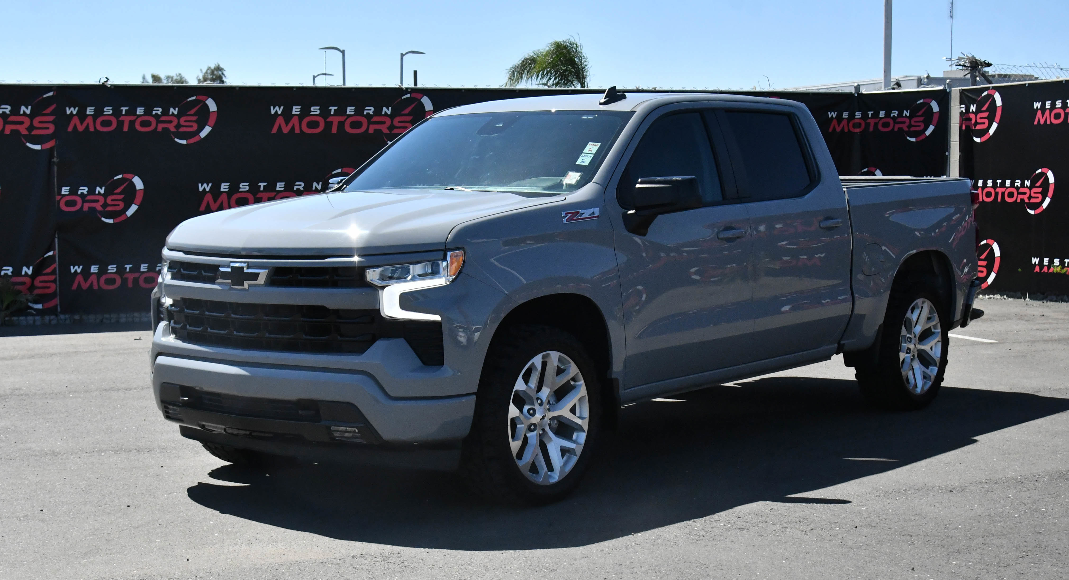 Used 2024 Chevrolet Silverado 1500 RST w/ Convenience Package II image 3