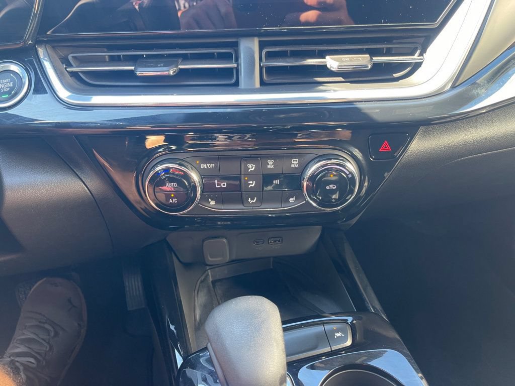 Used 2026 Chevrolet Trax RS w/ Sunroof Package FWD image 21