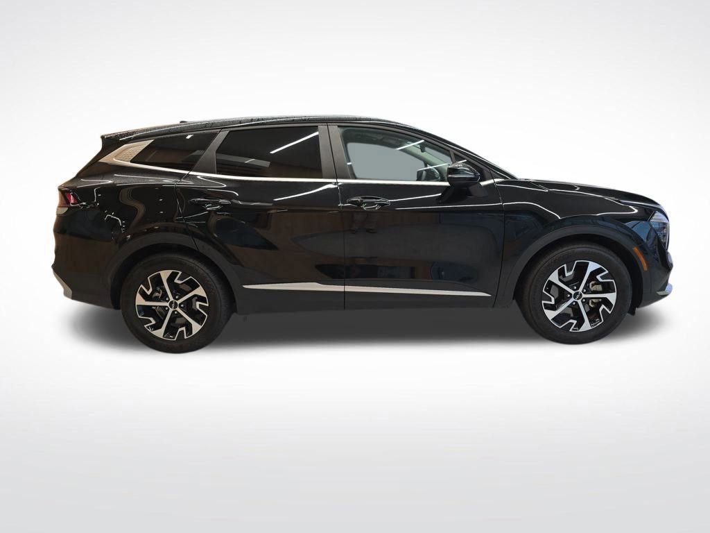 Certified 2025 Kia Sportage EX image 8