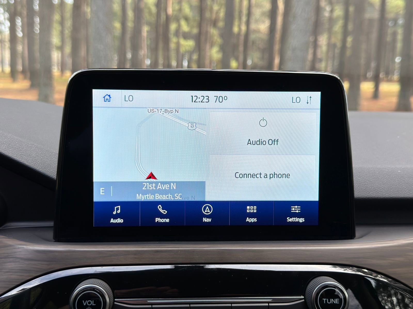 Used 2020 Ford Escape Titanium image 4