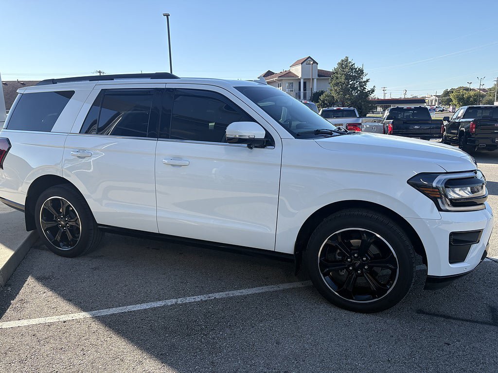 Used 2023 Ford Expedition Limited AWD/4WD image 12