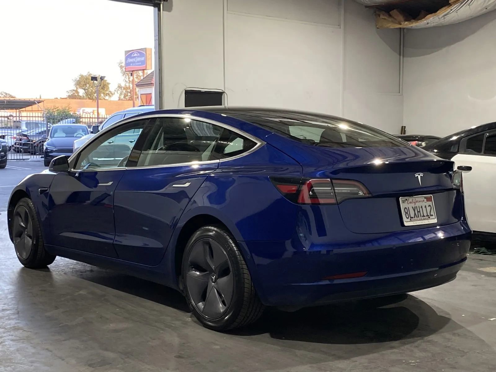 Used 2019 Tesla Model 3 Standard Range Plus image 2