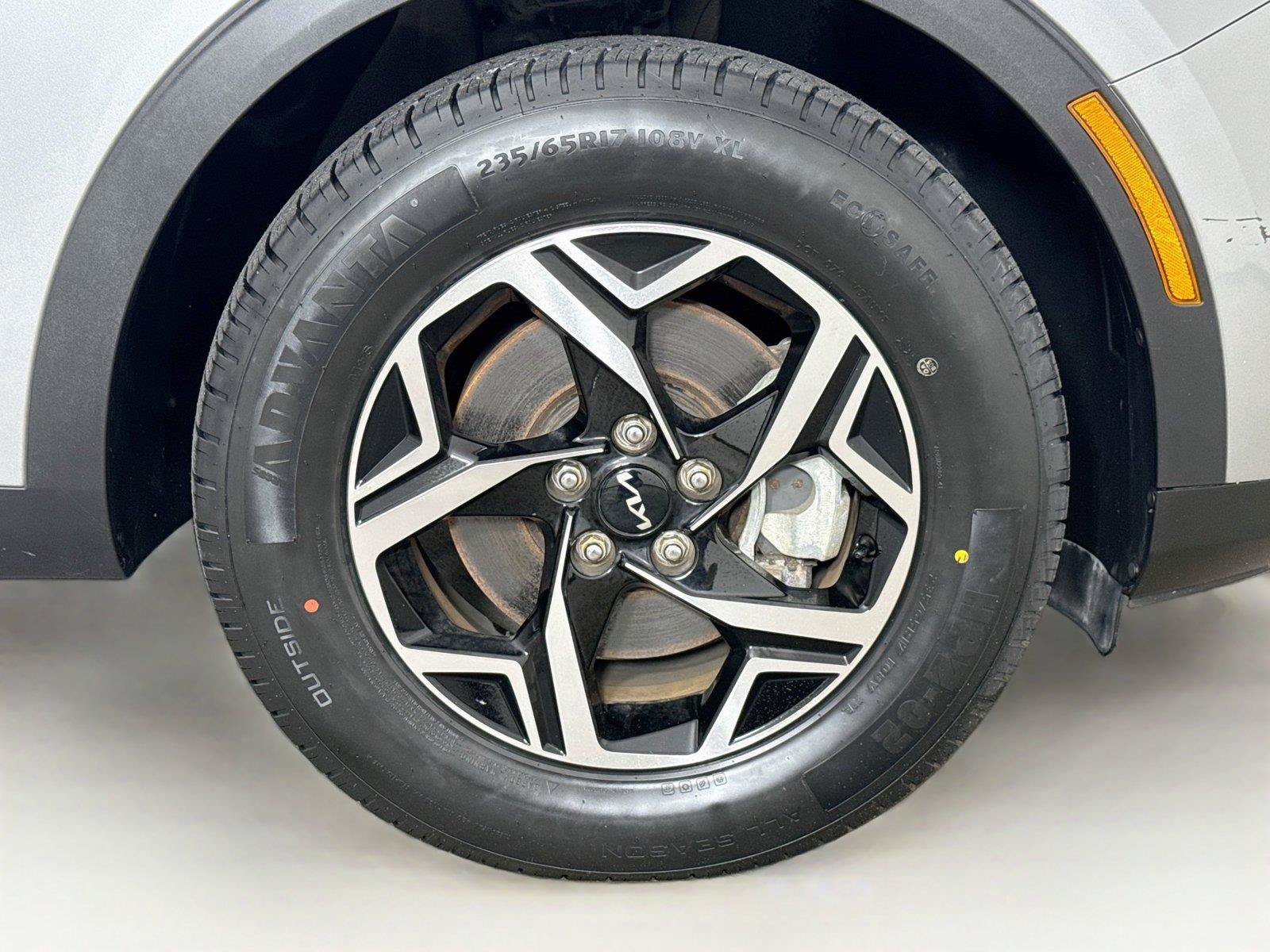 Used 2024 Kia Sportage LX FWD image 35