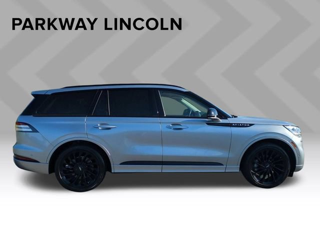Used 2024 Lincoln Aviator Reserve w/ Equipment Group 201A RWD image 4