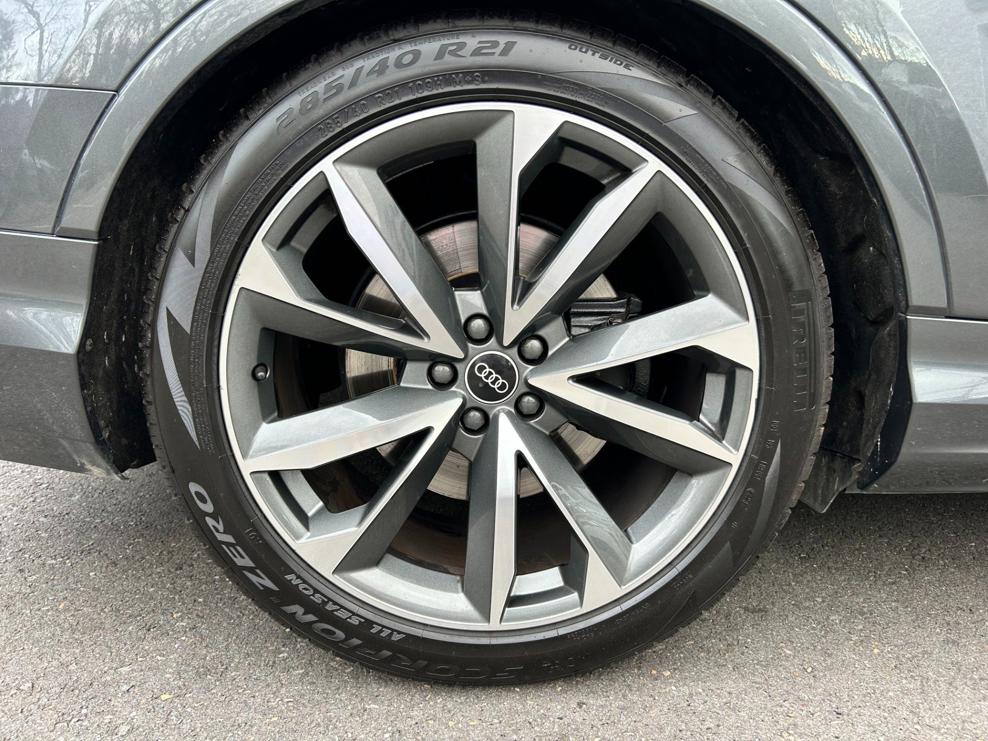 Used 2021 Audi SQ7 Premium Plus w/ Driver Assistance Package image 18