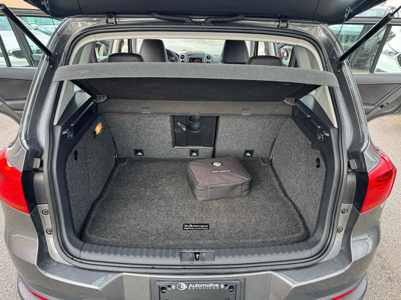 Used 2016 Volkswagen Tiguan S image 24