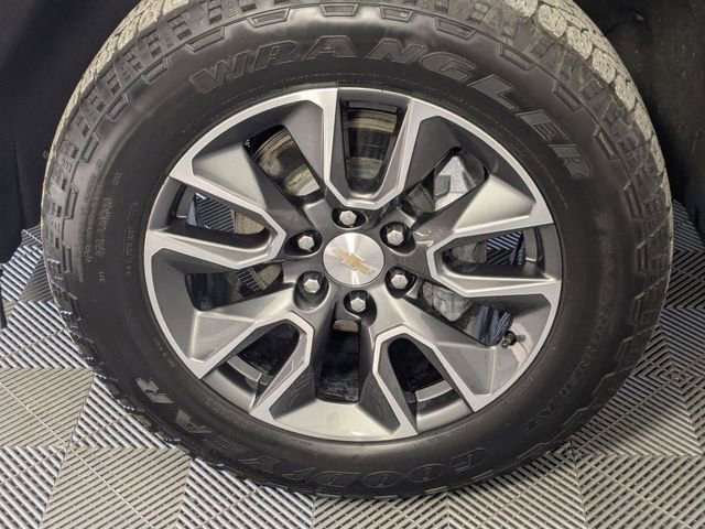 Used 2024 Chevrolet Silverado 1500 LT image 8