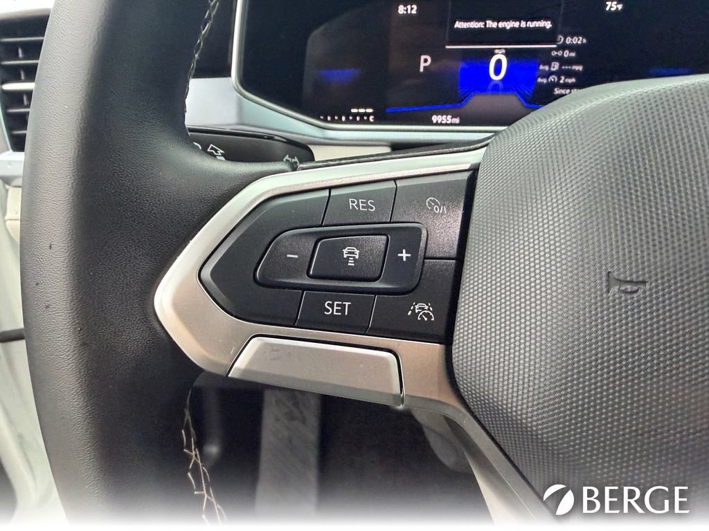 Used 2025 Volkswagen Taos SE FWD image 18