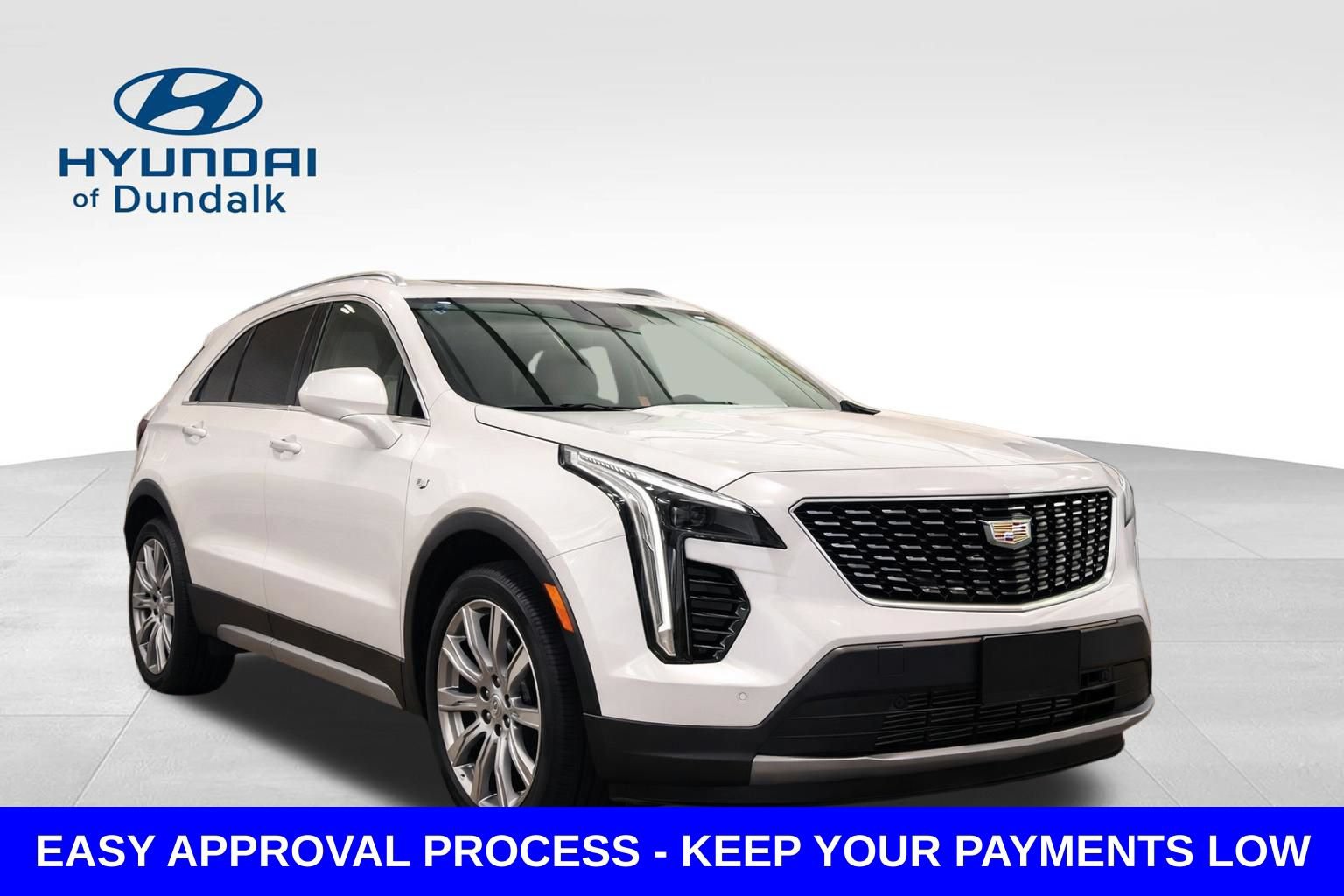 Used 2023 Cadillac XT4 Premium Luxury FWD image 3