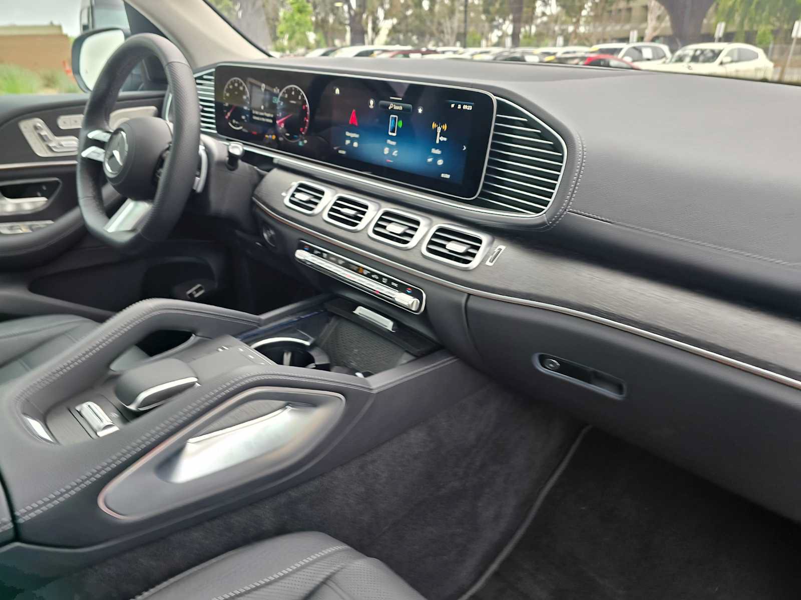 Used 2026 Mercedes-Benz GLS 450 4MATIC image 11
