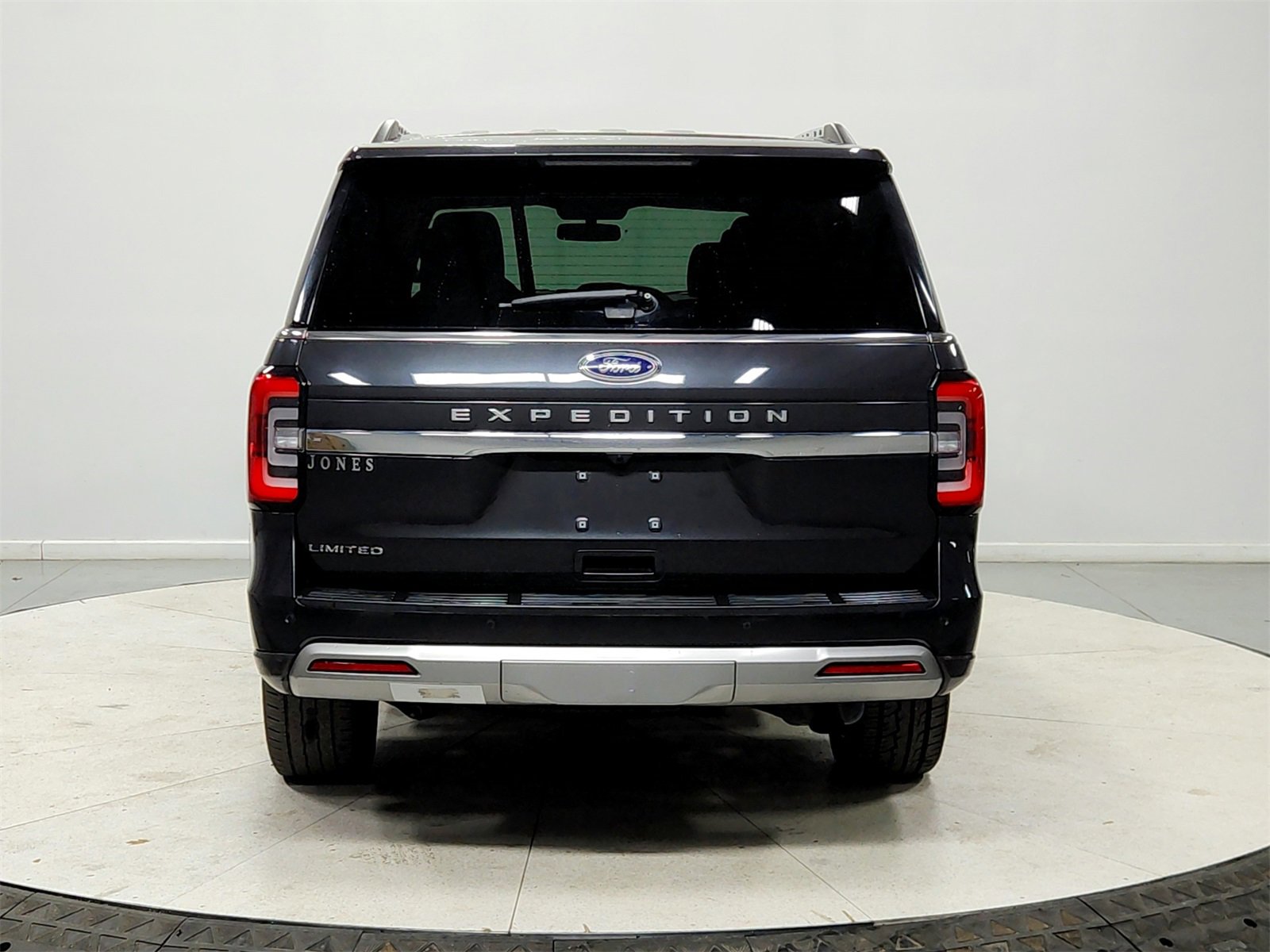 Used 2024 Ford Expedition Limited image 6