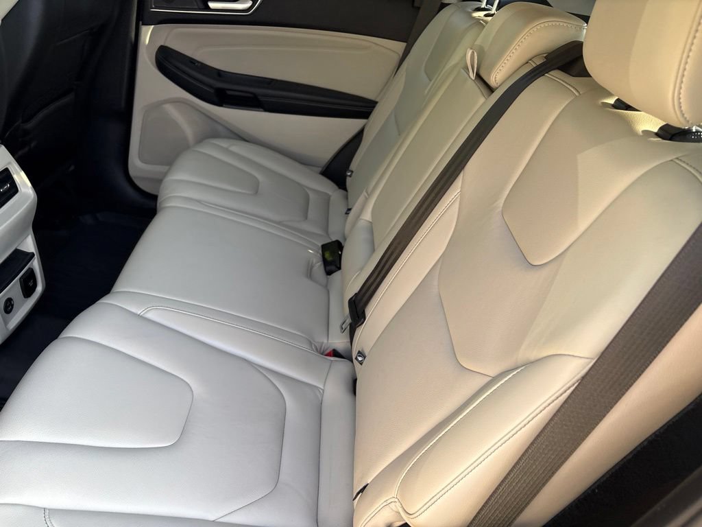 Used 2022 Ford Edge Titanium AWD/4WD image 10