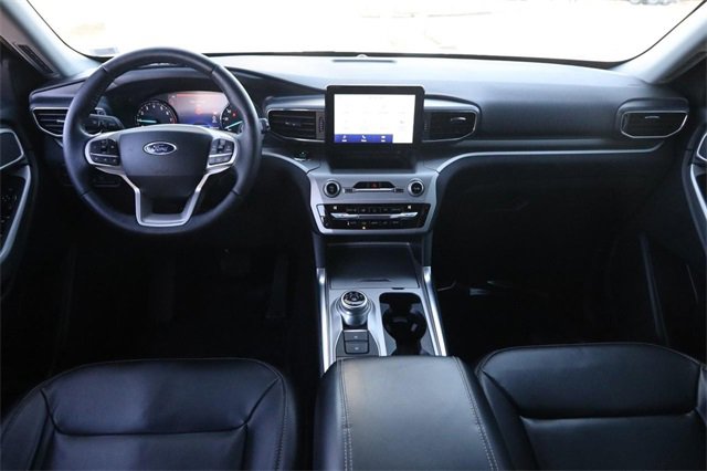 Used 2021 Ford Explorer XLT w/ Equipment Group 202A image 22
