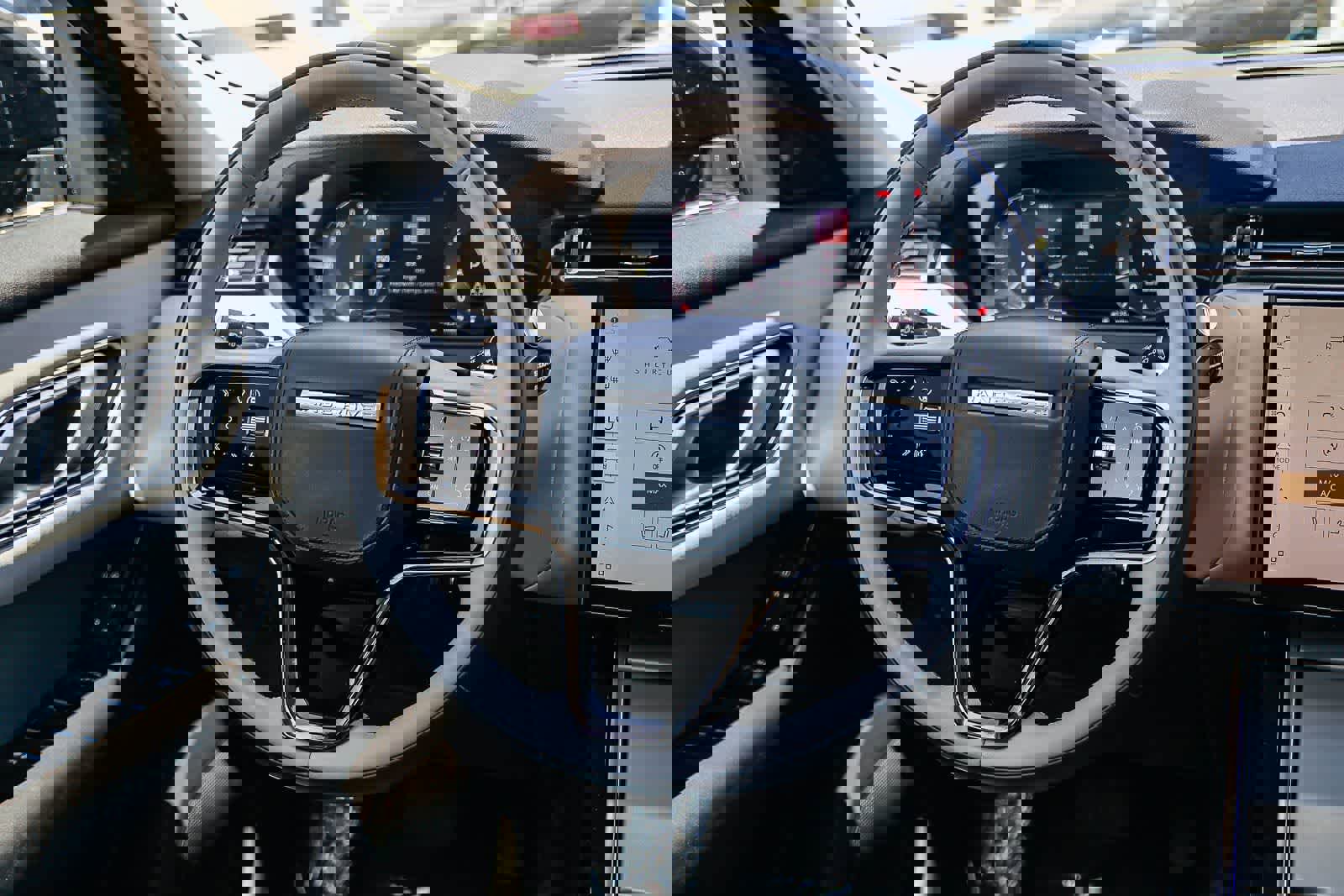 Used 2025 Land Rover Range Rover Velar S image 15