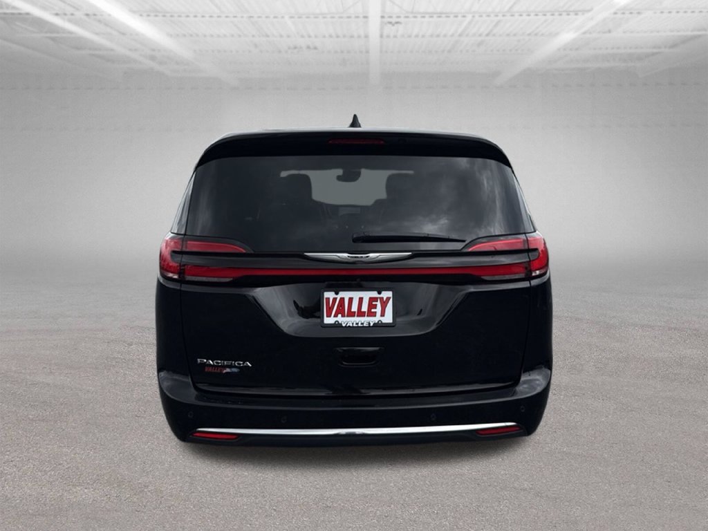 Used 2025 Chrysler Pacifica Select FWD image 50