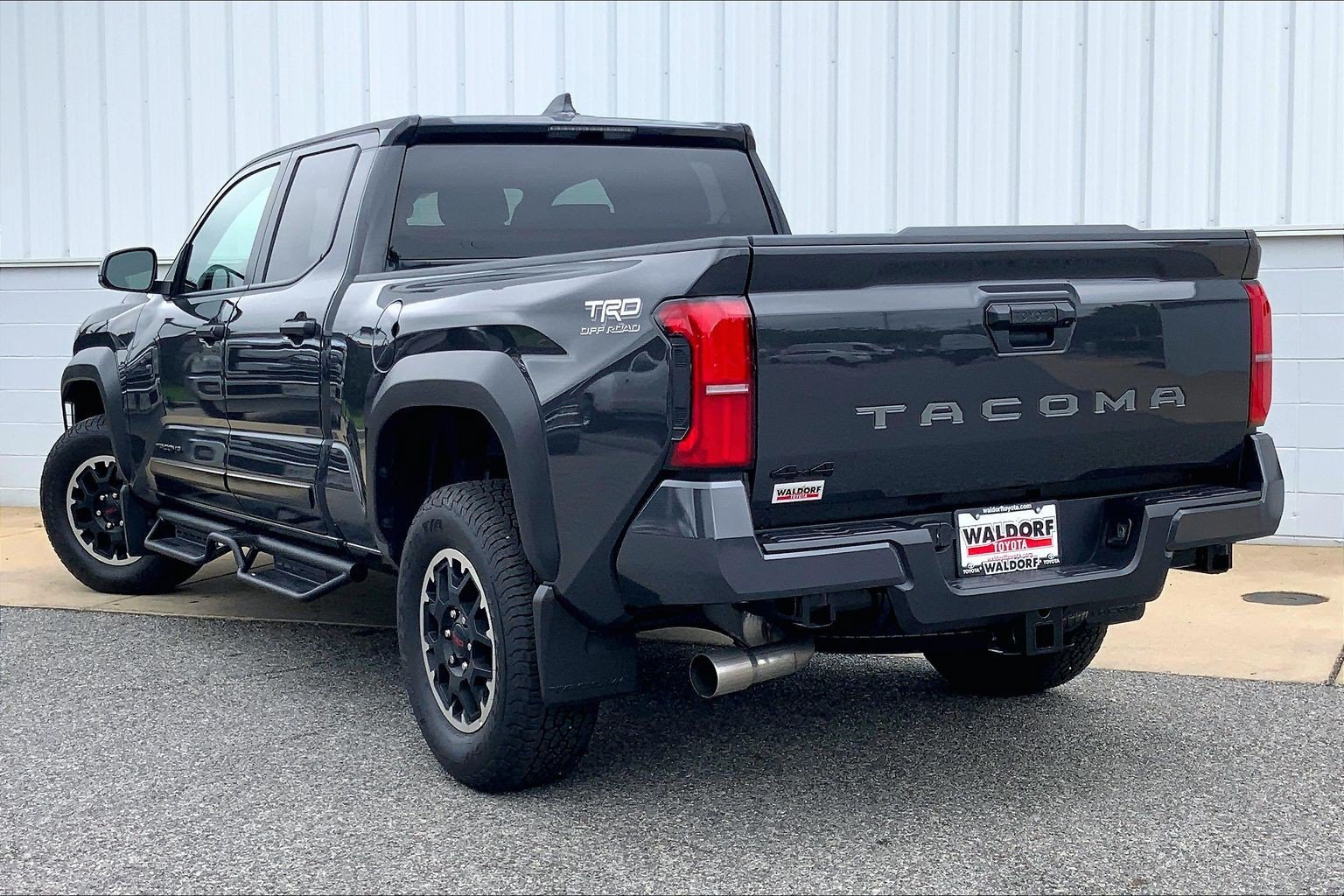 Used 2025 Toyota Tacoma TRD Off-Road AWD/4WD image 15