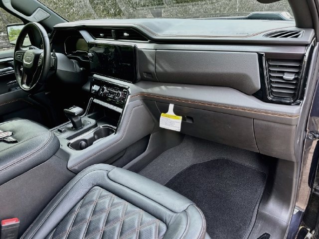 Used 2022 GMC Sierra 1500 AT4 w/ AT4 Premium Package AWD/4WD image 34