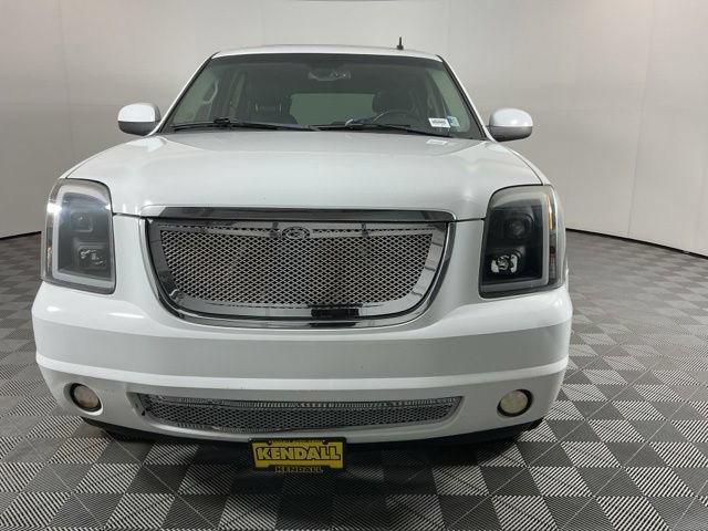 Used 2008 GMC Yukon Denali AWD/4WD image 2