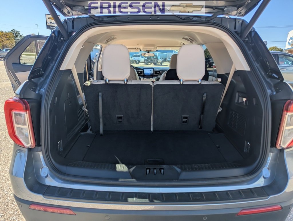 Used 2022 Ford Explorer XLT w/ Equipment Group 202A image 17