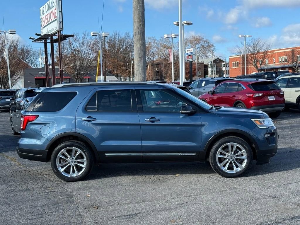 Used 2018 Ford Explorer XLT w/ Equipment Group 202A image 5