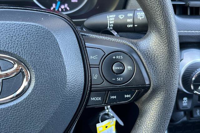 Certified 2021 Toyota RAV4 LE AWD/4WD image 26
