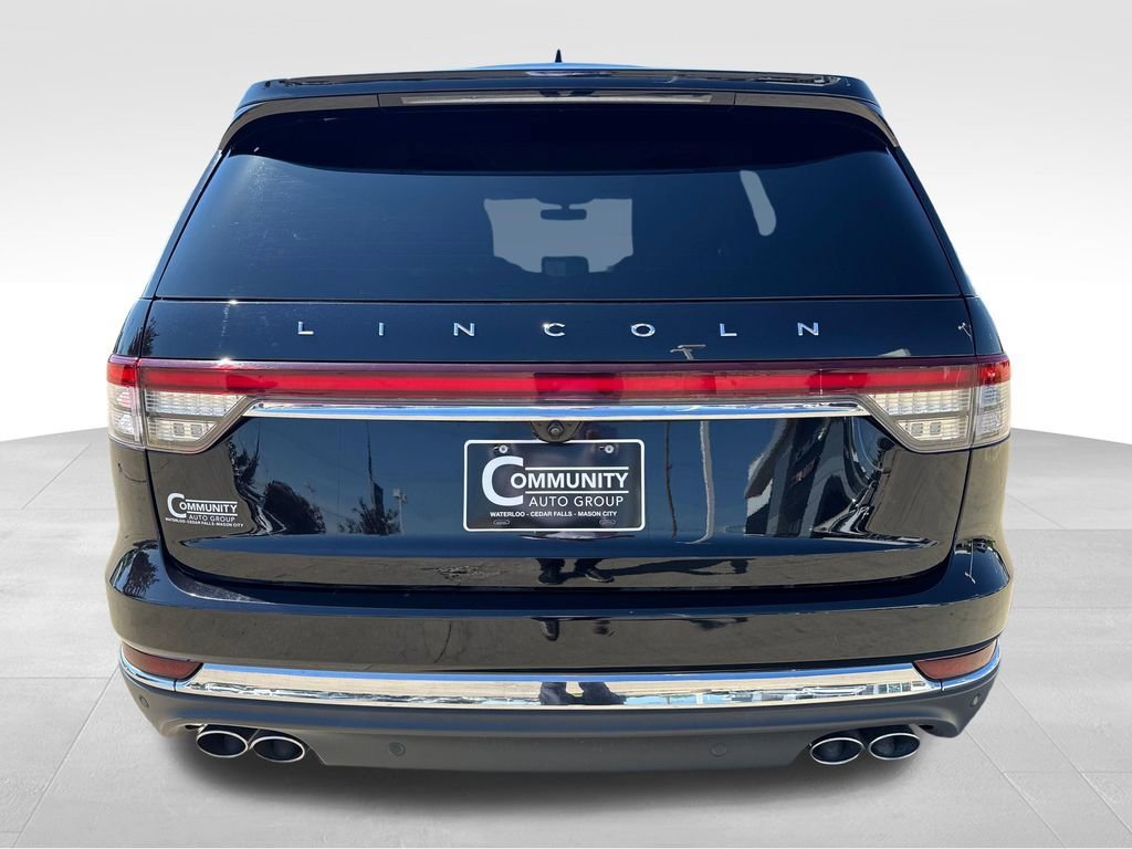 Used 2023 Lincoln Aviator Reserve AWD/4WD image 4