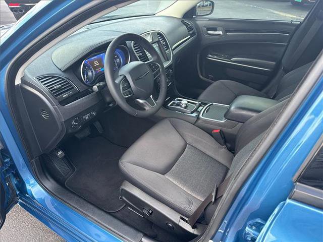 Used 2023 Chrysler 300 Touring w/ Sport Appearance Package image 15