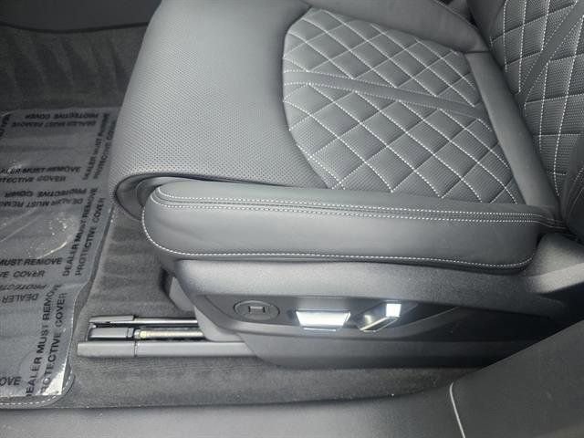 New 2025 Audi SQ7 Premium Plus image 29