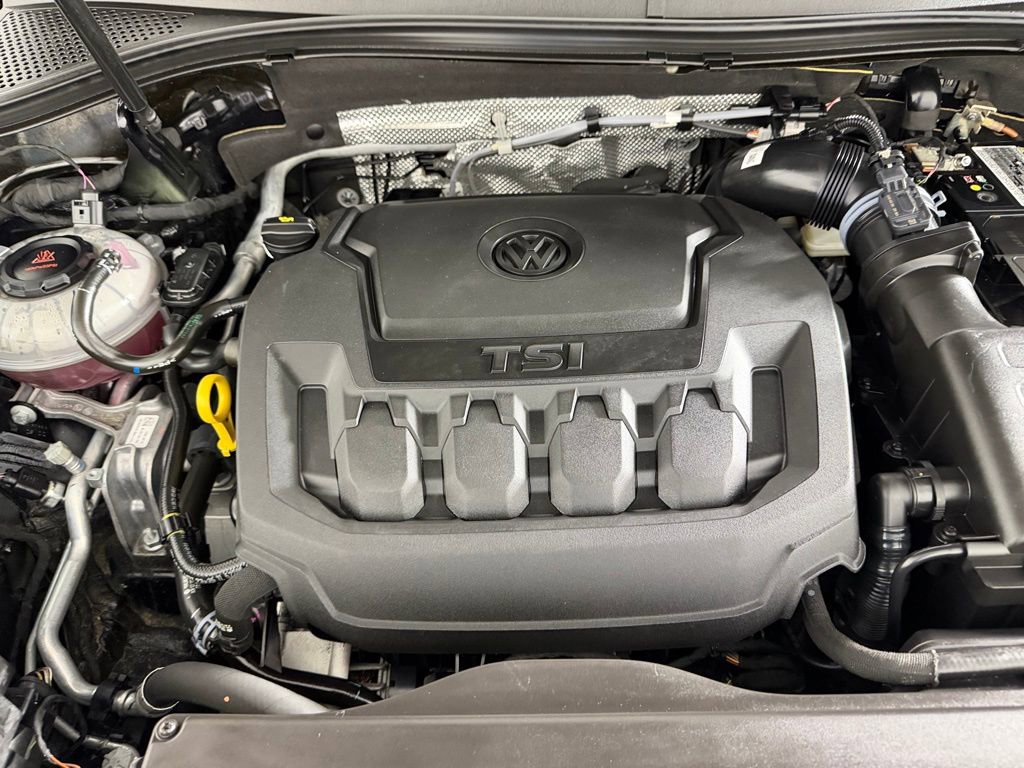 Used 2022 Volkswagen Tiguan SE R-Line image 34