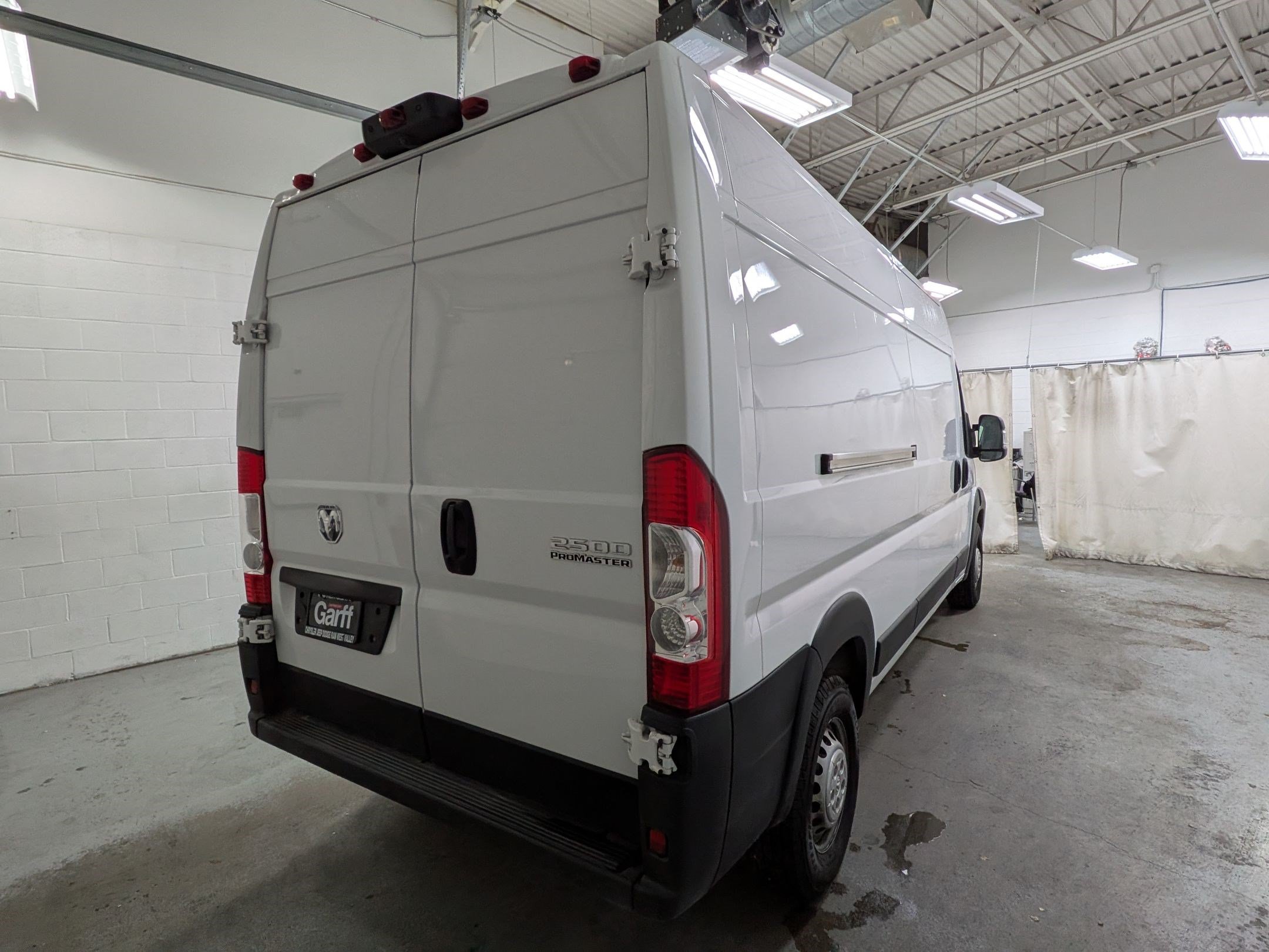 Used 2025 RAM ProMaster 2500 w/ Convenience Group FWD image 7