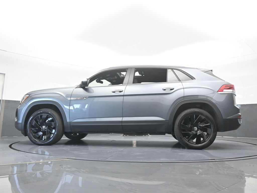 Used 2025 Volkswagen Atlas Cross Sport SE w/ Panoramic Sunroof Package FWD image 64