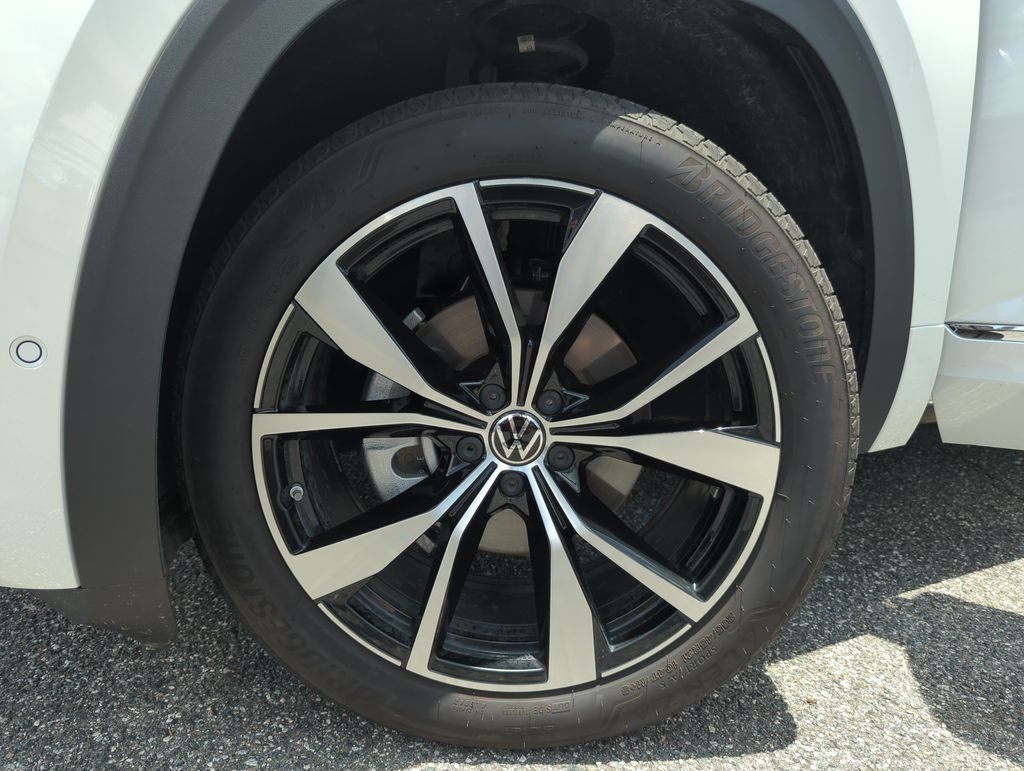 Certified 2026 Volkswagen Atlas SEL Premium R-Line AWD/4WD image 51