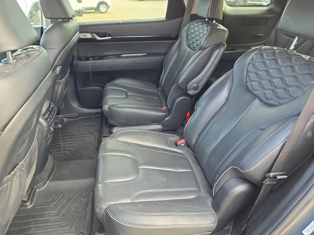 Used 2022 Hyundai Palisade Limited w/ Cargo Package FWD image 18