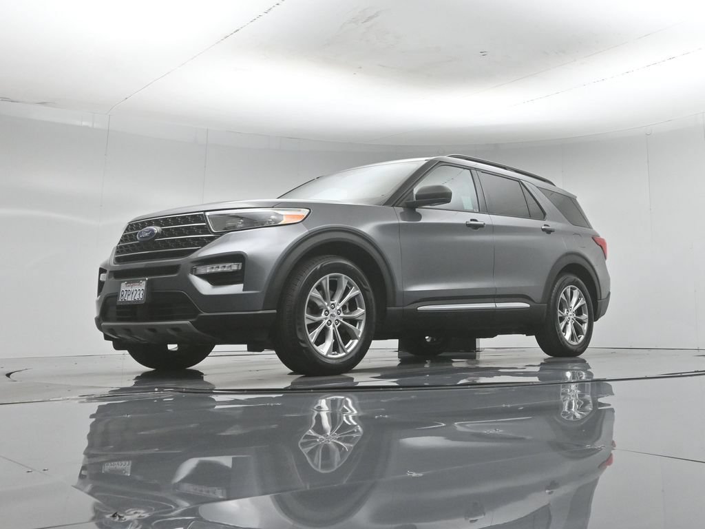 Certified 2021 Ford Explorer XLT w/ Equipment Group 202A RWD image 49