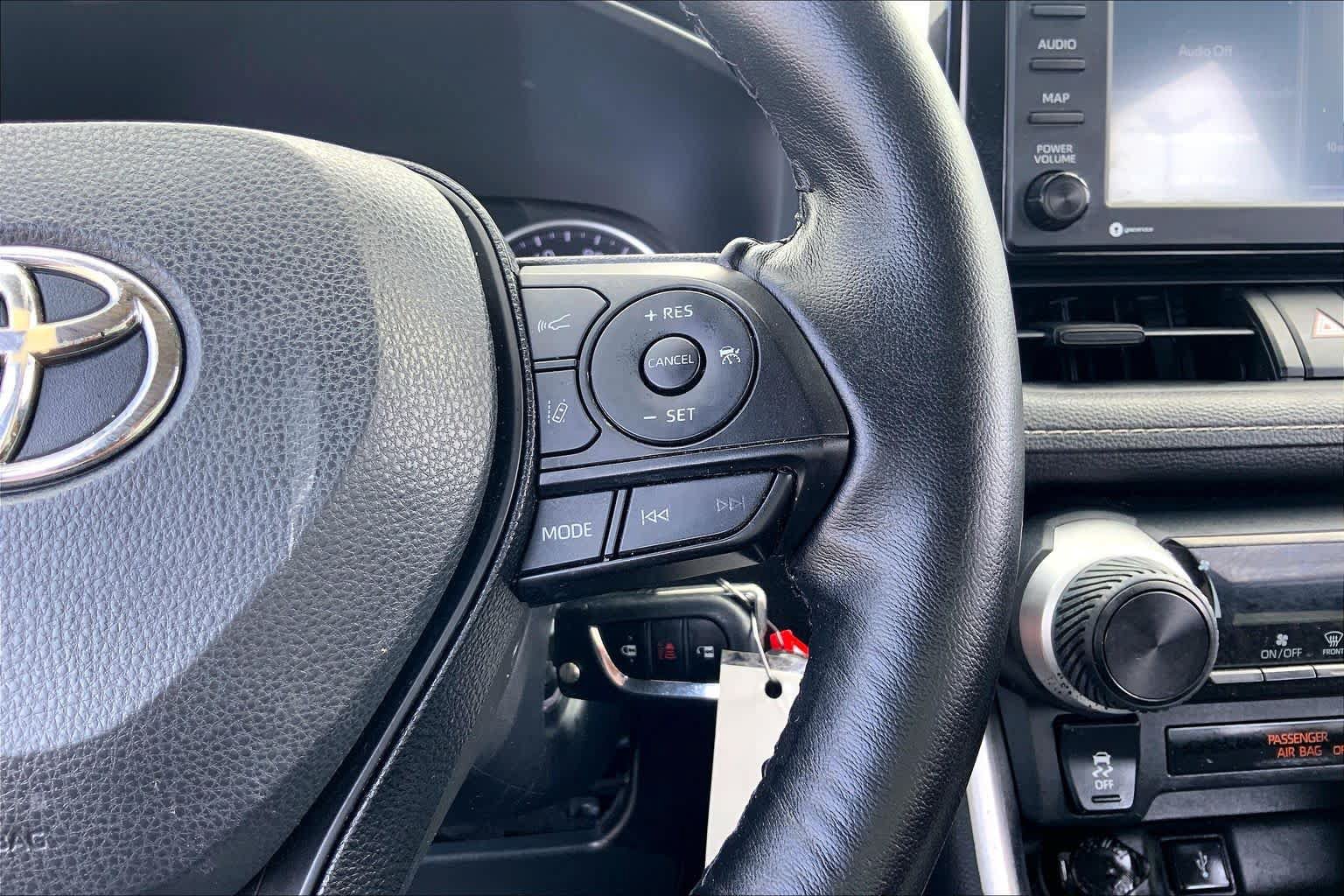 Used 2021 Toyota RAV4 LE FWD image 24