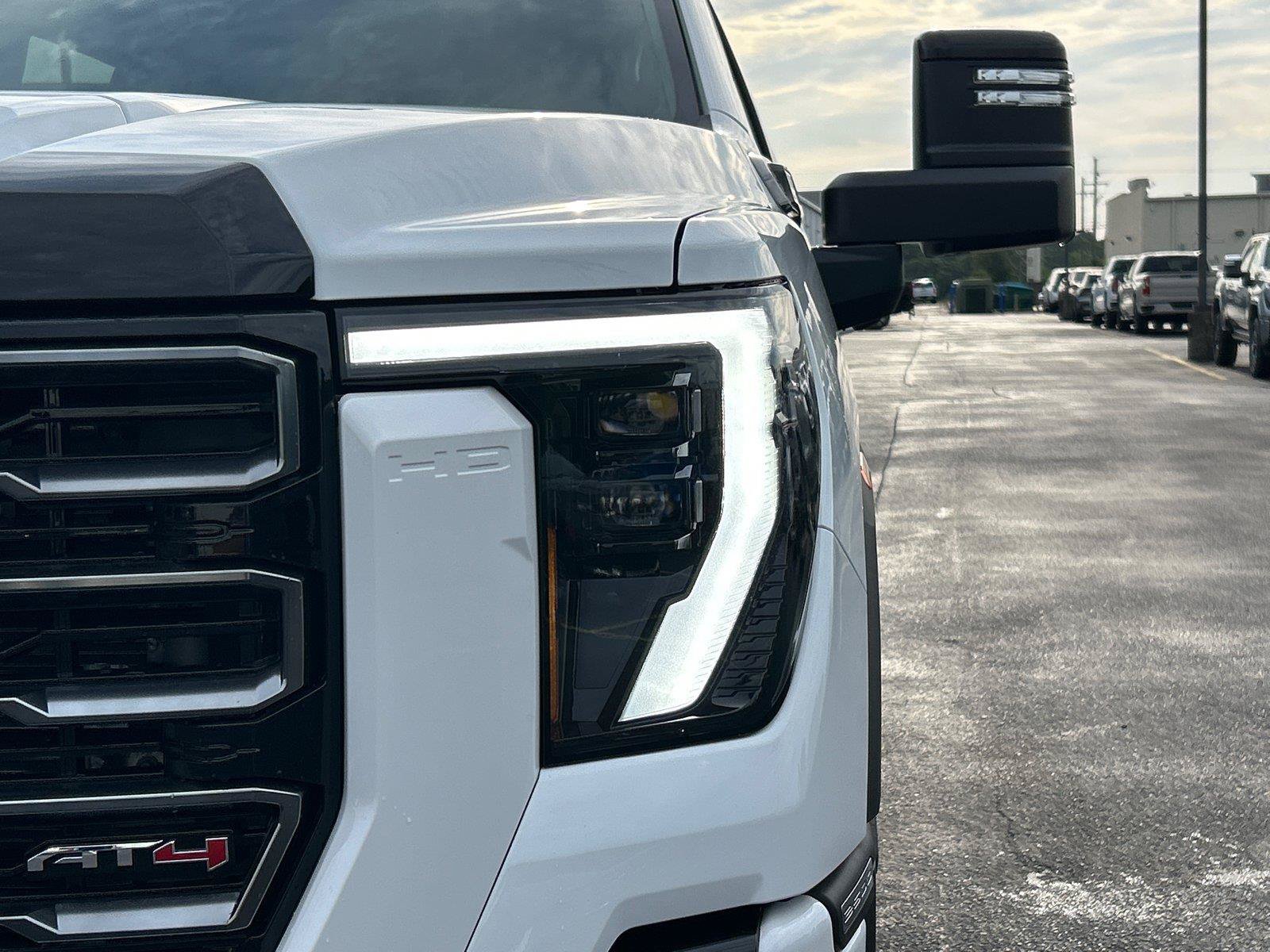 New 2026 GMC Sierra 2500 AT4 w/ AT4 Premium Plus Package AWD/4WD image 11