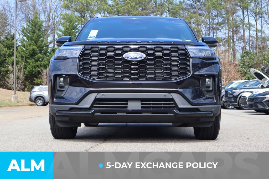 Used 2025 Ford Explorer ST-Line AWD/4WD image 3