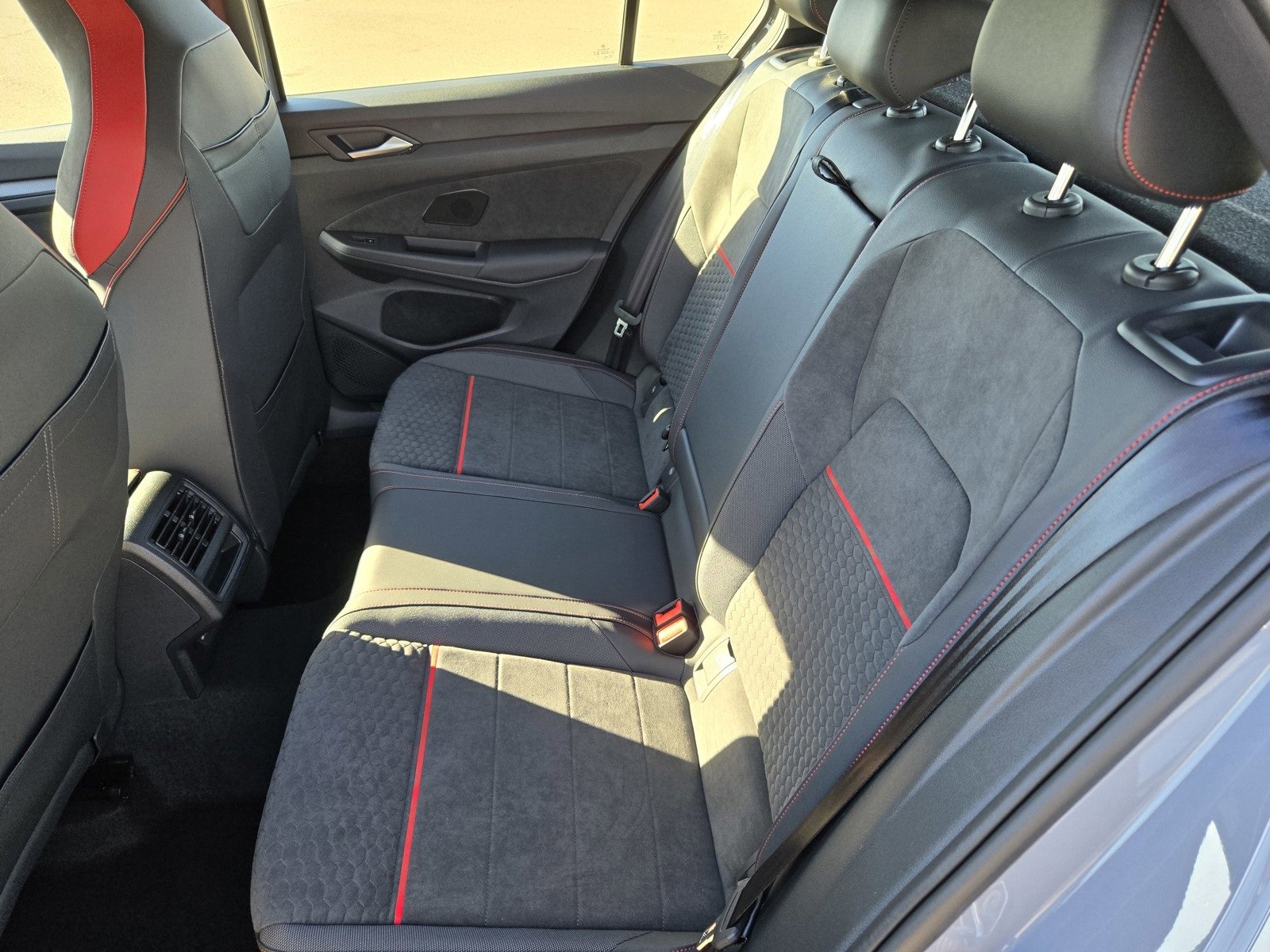 New 2025 Volkswagen GTI SE image 7