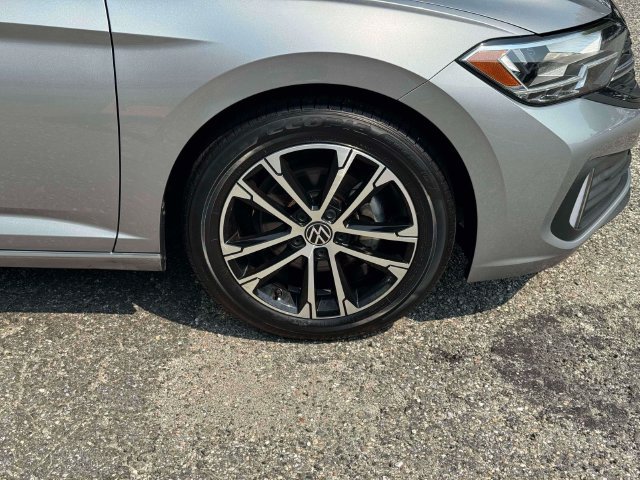 Certified 2022 Volkswagen Jetta Sport FWD image 10